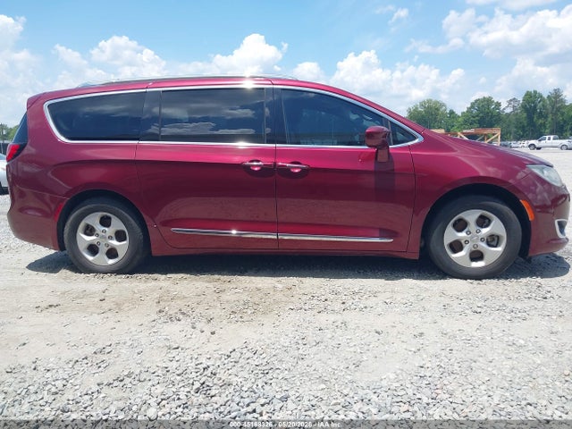 2017 Chrysler Pacifica Touring-l Plus მანქანა იყიდება აუქციონზე, vin: 2C4RC1EG6HR704618, აუქციონის ნომერი: 45168326