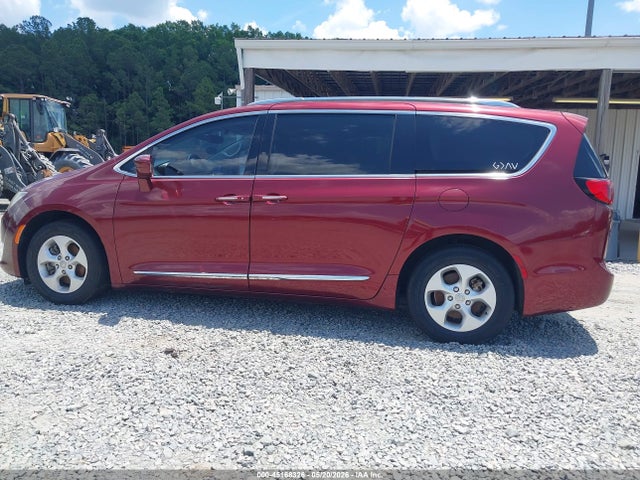 2017 Chrysler Pacifica Touring-l Plus მანქანა იყიდება აუქციონზე, vin: 2C4RC1EG6HR704618, აუქციონის ნომერი: 45168326