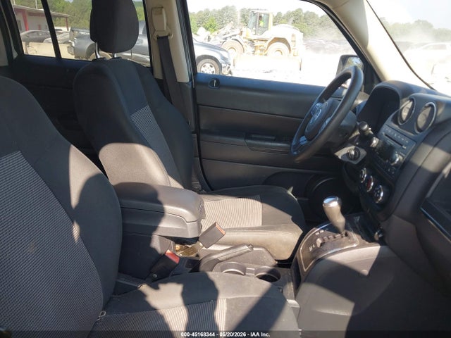 45168344 :رقم المزاد ، 1C4NJPBA6GD525293 vin ، 2016 Jeep Patriot Sport مزاد بيع