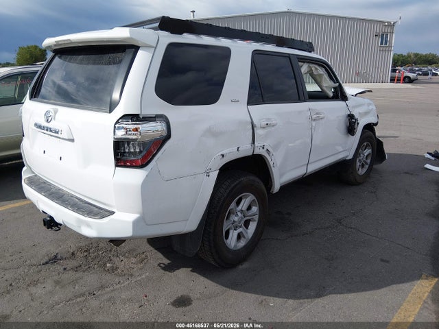 Toyota 4RUNNER SR5 2023 JTEMU5JR5P6201914 Image 4