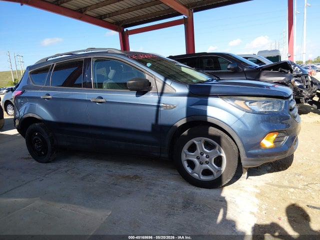 45168696 :رقم المزاد ، 1FMCU0F76JUB20610 vin ، 2018 Ford Escape S مزاد بيع