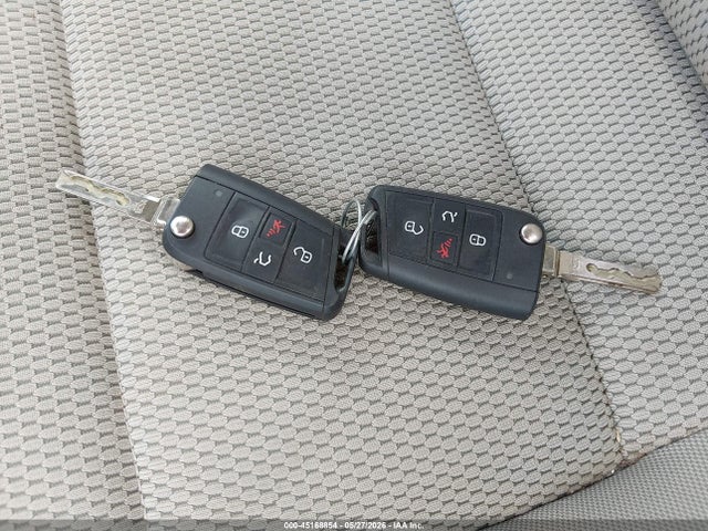 3VW217AU6GM066671 Volkswagen Golf Tsi S 4-door