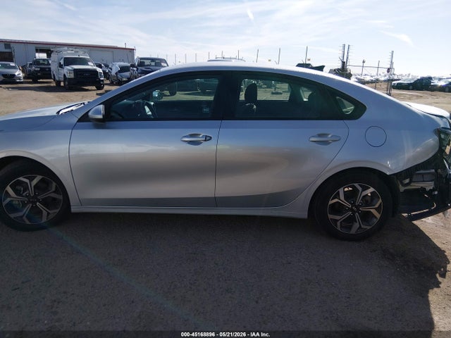 2021 Kia Forte Lxs მანქანა იყიდება აუქციონზე, vin: 3KPF24AD0ME280657, აუქციონის ნომერი: 45168896