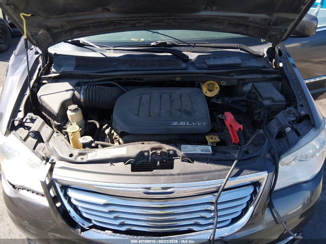2016 Chrysler Town & Country Touring მანქანა იყიდება აუქციონზე, vin: 2C4RC1BG4GR187869, აუქციონის ნომერი: 45169015