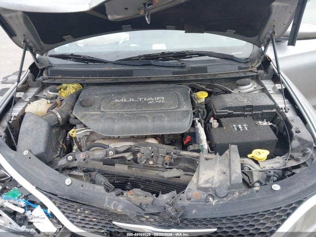Chrysler 200 Limited 2015 1C3CCCAB1FN670467 Image 10