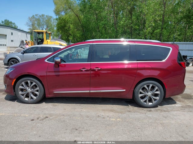 2017 Chrysler Pacifica Limited მანქანა იყიდება აუქციონზე, vin: 2C4RC1GG8HR704097, აუქციონის ნომერი: 45169055