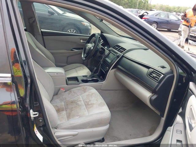 45169127 :رقم المزاد ، 4T4BF1FK7FR497069 vin ، 2015 Toyota Camry Le مزاد بيع