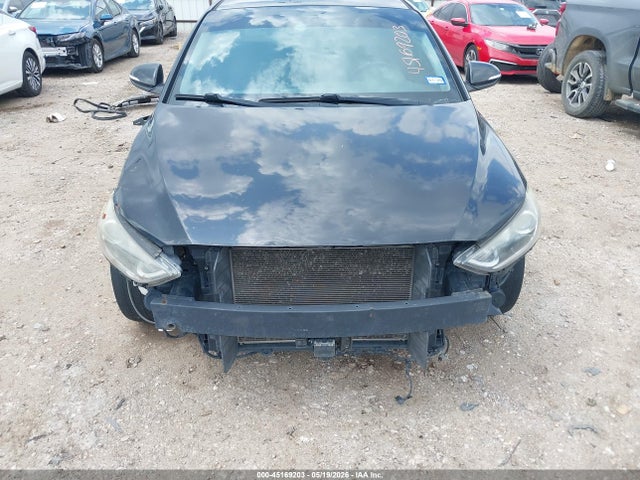 2017 Hyundai Elantra Limited მანქანა იყიდება აუქციონზე, vin: KMHD84LF2HU065241, აუქციონის ნომერი: 45169203