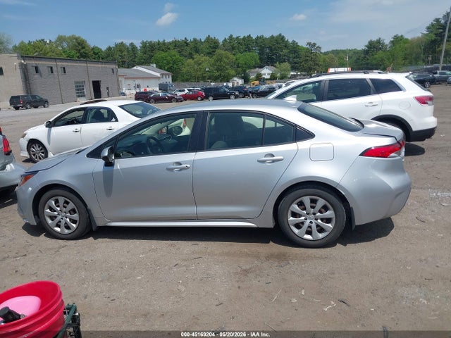 Продажа на аукционе авто 2022 Toyota Corolla Le, vin: JTDEPMAE3NJ200777, номер лота: 45169204