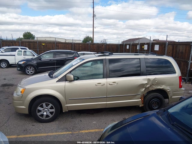 2010 Chrysler Town & Country Touring მანქანა იყიდება აუქციონზე, vin: 2A4RR5D11AR369853, აუქციონის ნომერი: 45169236