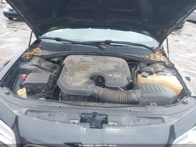 45169255 :رقم المزاد ، 2C3CCAEG2HH549937 vin ، 2017 Chrysler 300c مزاد بيع