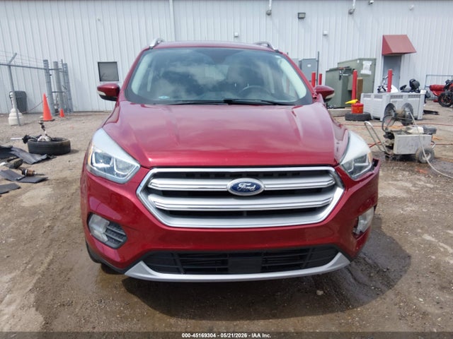 1FMCU0J96HUA38962 Ford Escape Titanium
