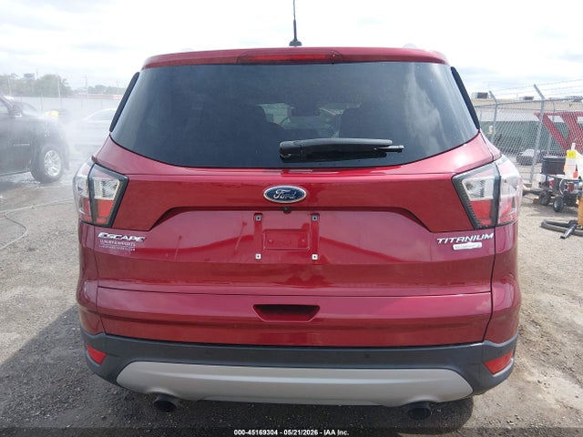 1FMCU0J96HUA38962 Ford Escape Titanium