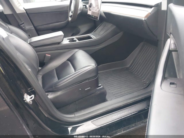 Auction sale of the 2022 Tesla Model Y Long Range Dual Motor All-wheel Drive, vin: 7SAYGDEEXNF356462, lot number: 45169313