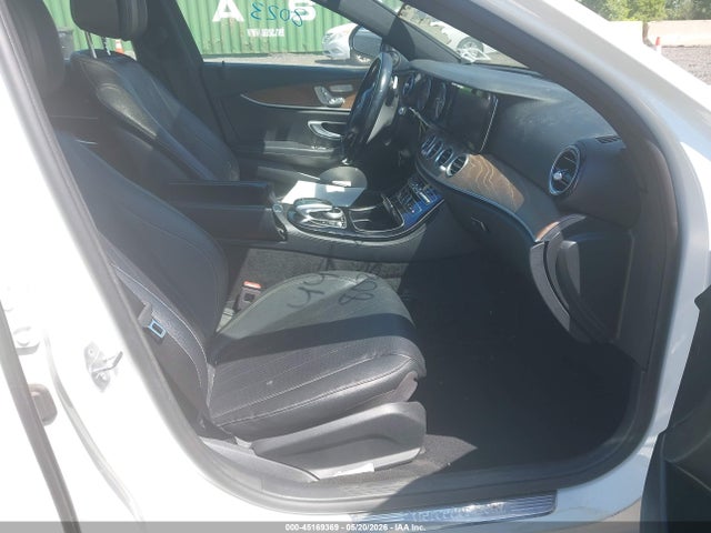 2017 Mercedes-benz E 300 4matic მანქანა იყიდება აუქციონზე, vin: WDDZF4KB2HA188009, აუქციონის ნომერი: 45169369