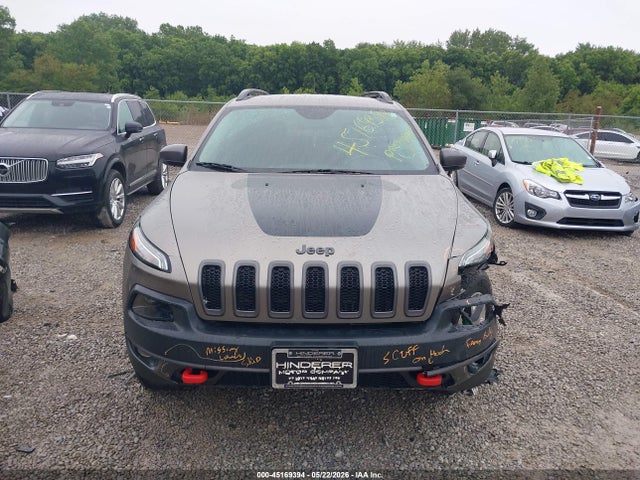2018 Jeep Cherokee Trailhawk 4x4 მანქანა იყიდება აუქციონზე, vin: 1C4PJMBB9JD582143, აუქციონის ნომერი: 45169394