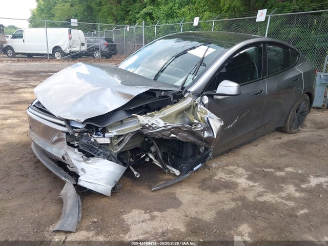 Tesla Model Y 2026 7SAYGDEE1TA447095 Image 2