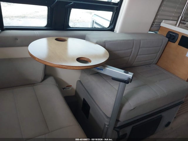 45169573 :رقم المزاد ، W1X8ED3Y5MT066755 vin ، 2022 Forest River 2400q- Sunseeker Mb مزاد بيع