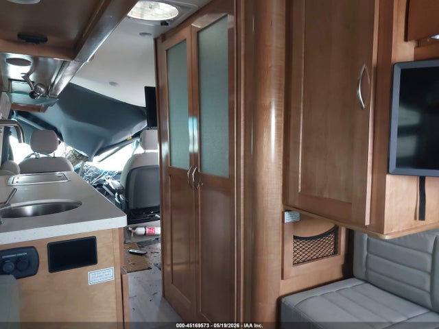45169573 :رقم المزاد ، W1X8ED3Y5MT066755 vin ، 2022 Forest River 2400q- Sunseeker Mb مزاد بيع