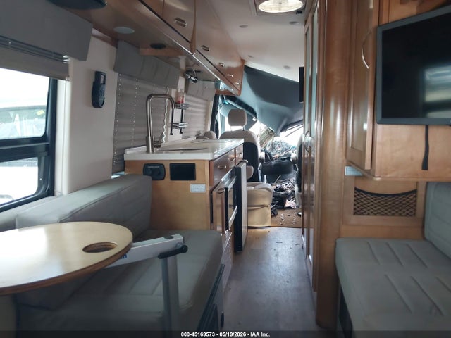 45169573 :رقم المزاد ، W1X8ED3Y5MT066755 vin ، 2022 Forest River 2400q- Sunseeker Mb مزاد بيع