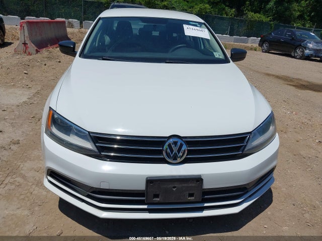 2015 Volkswagen Jetta 2.0l S მანქანა იყიდება აუქციონზე, vin: 3VW2K7AJ4FM252663, აუქციონის ნომერი: 45169607