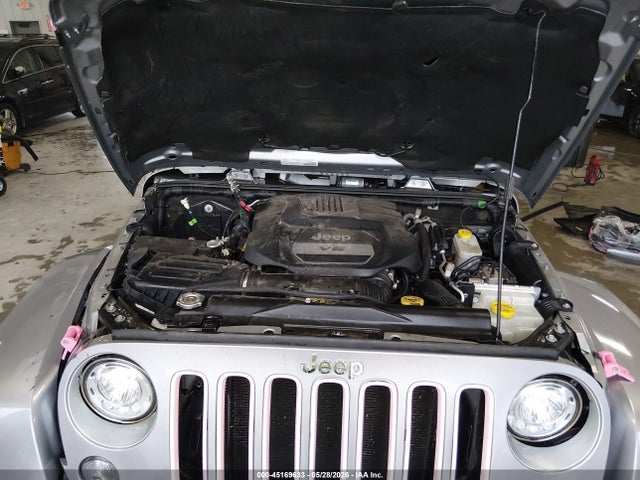 1C4BJWEG7HL738581 Jeep Wrangler Unlimited Sahara 4x4
