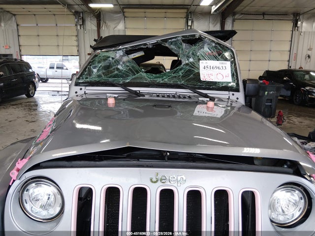 1C4BJWEG7HL738581 Jeep Wrangler Unlimited Sahara 4x4