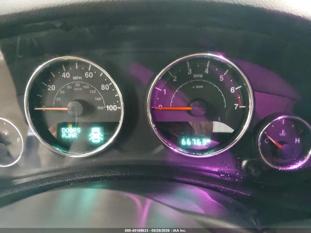 1C4BJWEG7HL738581 Jeep Wrangler Unlimited Sahara 4x4