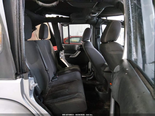 1C4BJWEG7HL738581 Jeep Wrangler Unlimited Sahara 4x4