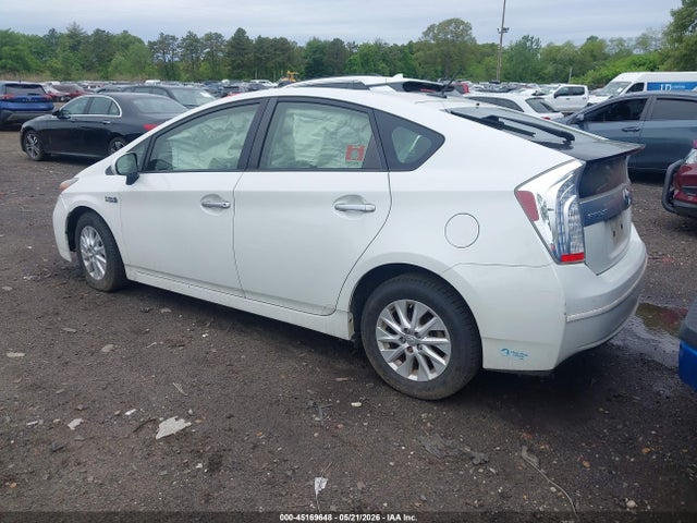 2015 Toyota Prius Plug-in მანქანა იყიდება აუქციონზე, vin: JTDKN3DP7F3067012, აუქციონის ნომერი: 45169648