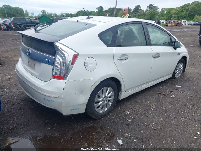 2015 Toyota Prius Plug-in მანქანა იყიდება აუქციონზე, vin: JTDKN3DP7F3067012, აუქციონის ნომერი: 45169648