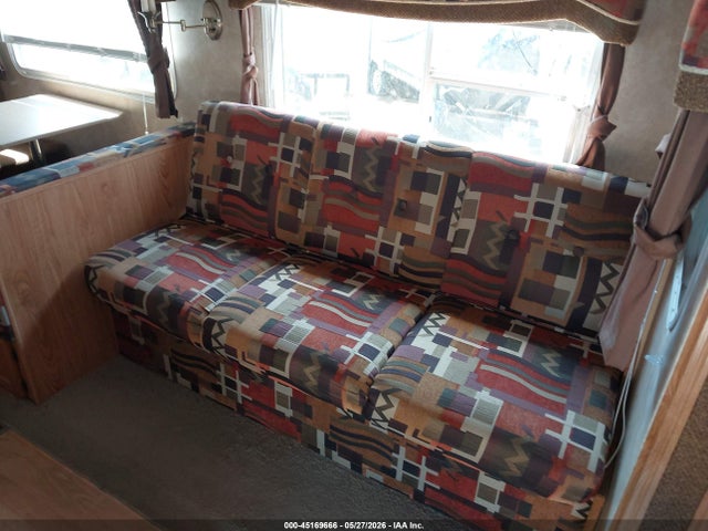 45169666 :رقم المزاد ، 4X4TSMC288R396269 vin ، 2008 Salem M27bhs مزاد بيع