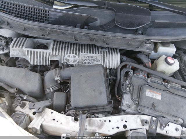 JTDZN3EU6GJ051125 Toyota Prius V Three