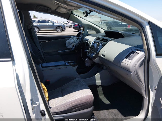 JTDZN3EU6GJ051125 Toyota Prius V Three