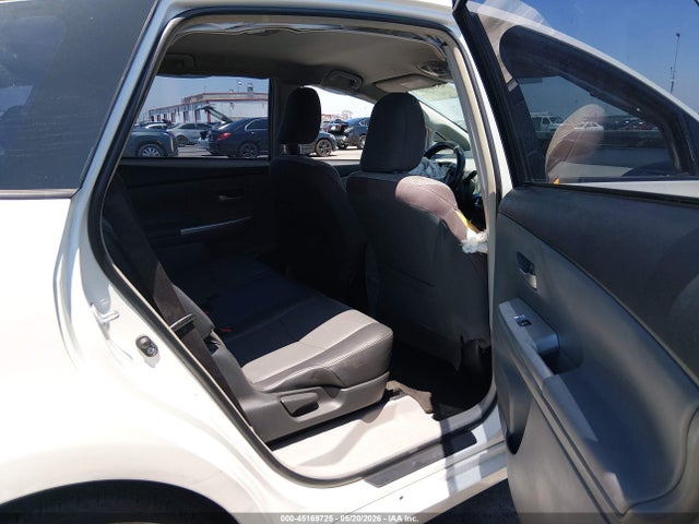 JTDZN3EU6GJ051125 Toyota Prius V Three