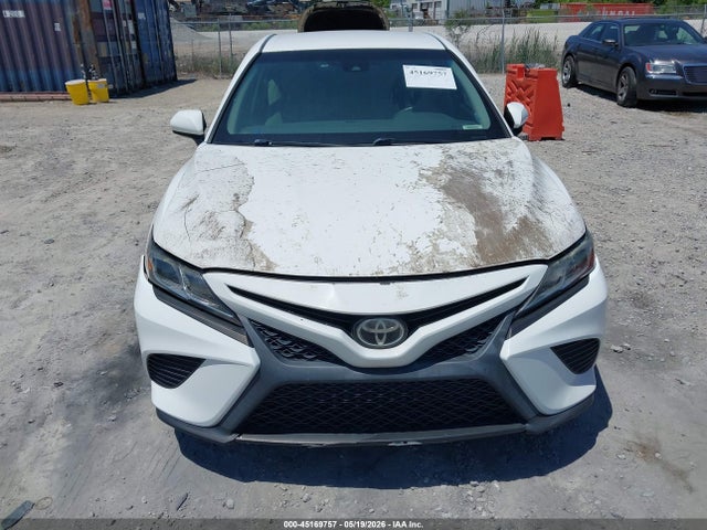 Auction sale of the 2018 Toyota Camry Se, vin: 4T1B11HK3JU115845, lot number: 45169757