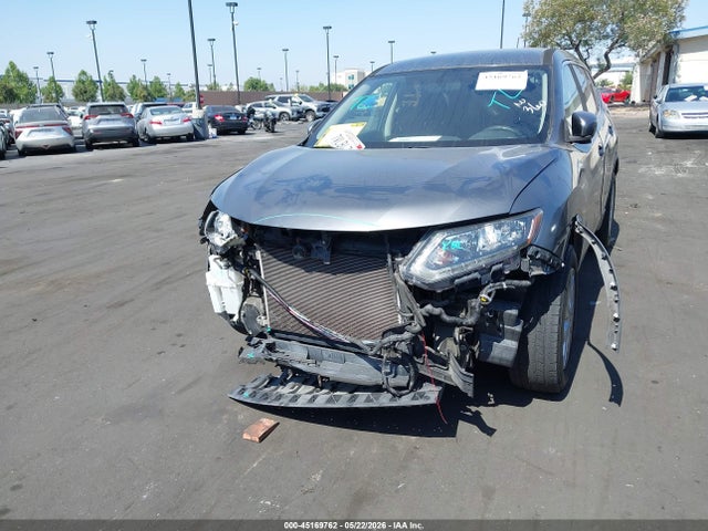 2016 Nissan Rogue S მანქანა იყიდება აუქციონზე, vin: JN8AT2MT1GW028946, აუქციონის ნომერი: 45169762