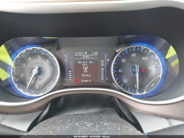 2C4RC1CG0MR577765 Chrysler Voyager Lx