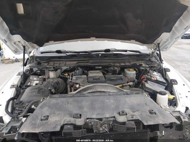 45169876 :رقم المزاد ، 3C6UR5DL7JG358192 vin ، 2018 Ram 2500 Big Horn  4x4 6'4 Box مزاد بيع