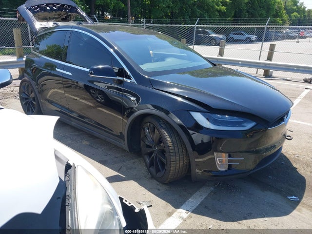 Продажа на аукционе авто 2018 Tesla Model X 100d/75d/p100d, vin: 5YJXCBE26JF139256, номер лота: 45169885