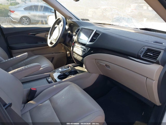 Продажа на аукционе авто 2017 Honda Pilot Touring, vin: 5FNYF6H96HB077086, номер лота: 45169895
