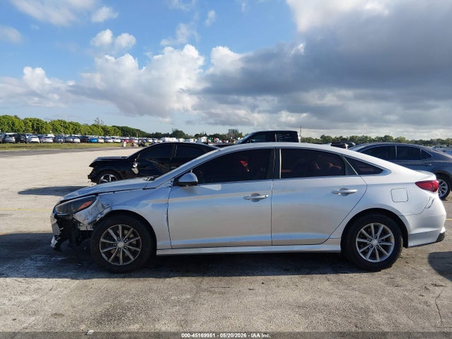 Продажа на аукционе авто 2018 Hyundai Sonata Se, vin: 5NPE24AF6JH677715, номер лота: 45169951
