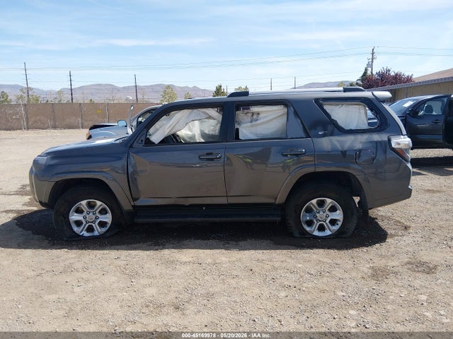 Toyota 4RUNNER SR5 2020 JTEBU5JRXL5800542 Image 14