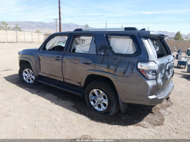 Toyota 4RUNNER SR5 2020 JTEBU5JRXL5800542 Image 3
