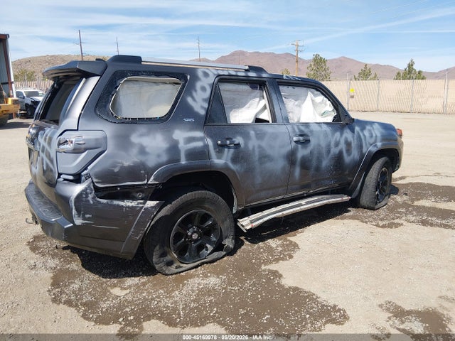 Toyota 4RUNNER SR5 2020 JTEBU5JRXL5800542 Image 4