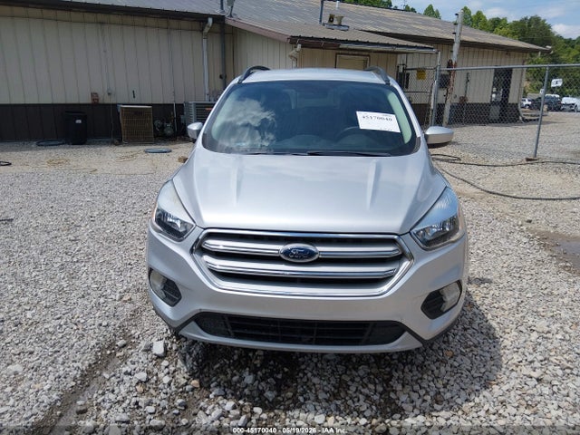 45170040 :رقم المزاد ، 1FMCU0GD0JUC68532 vin ، 2018 Ford Escape Se مزاد بيع