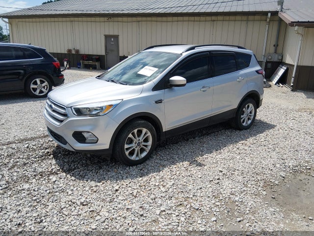 45170040 :رقم المزاد ، 1FMCU0GD0JUC68532 vin ، 2018 Ford Escape Se مزاد بيع