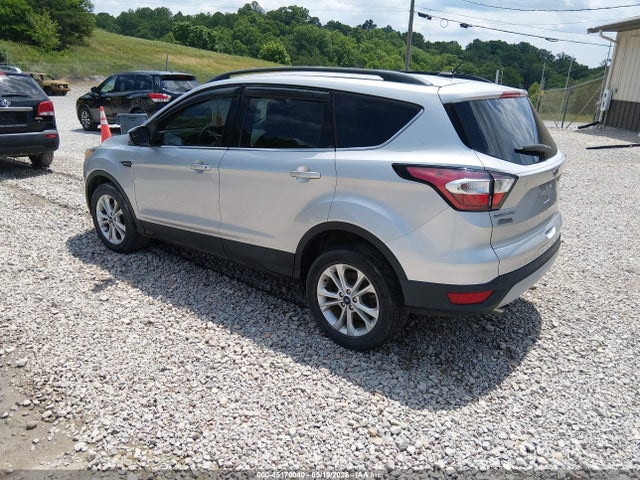 45170040 :رقم المزاد ، 1FMCU0GD0JUC68532 vin ، 2018 Ford Escape Se مزاد بيع