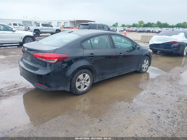 45170049 :رقم المزاد ، 3KPFK4A74HE013912 vin ، 2017 Kia Forte Lx مزاد بيع