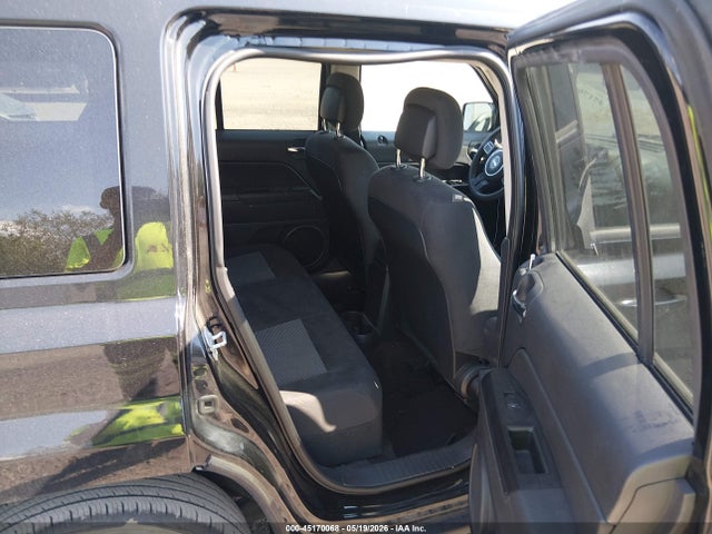 45170068 :رقم المزاد ، 1C4NJRBB6FD411877 vin ، 2015 Jeep Patriot Sport مزاد بيع